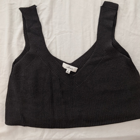 Aritzia top bundle - Picture 4 of 5
